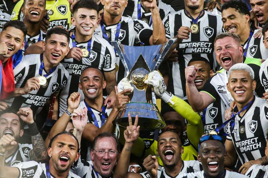 Com muitas mudanças, o atual campeão brasileiro não é favorito ao bi Com muitas mudanças, o atual campeão brasileiro não é favorito ao bi