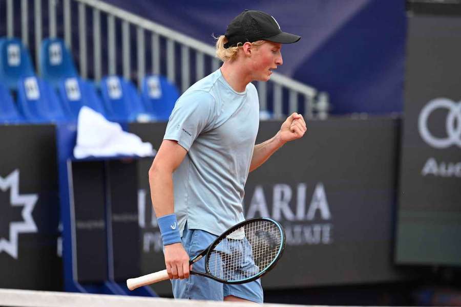 Elmer Moller celebrates his win over Diallo