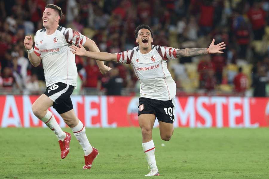O Estudiantes bateu o Fla nos pênaltis no Maracanã O Estudiantes bateu o Fla nos pênaltis no Maracanã