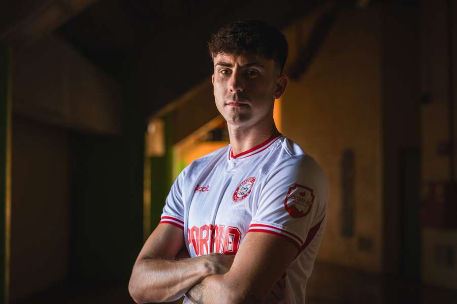 Leo Mascaró oficializado pela União de Leiria Leo Mascaró oficializado pela União de Leiria