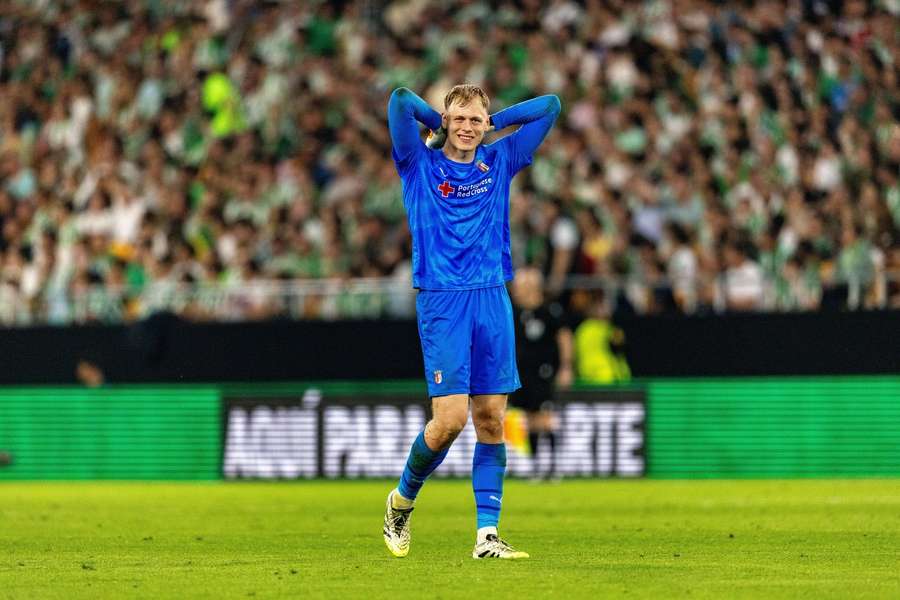 Horníček vyměnil Bragu za Newcastle. Horníček vyměnil Bragu za Newcastle.