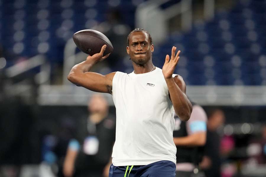 Geno Smith warming up before a game (2024)