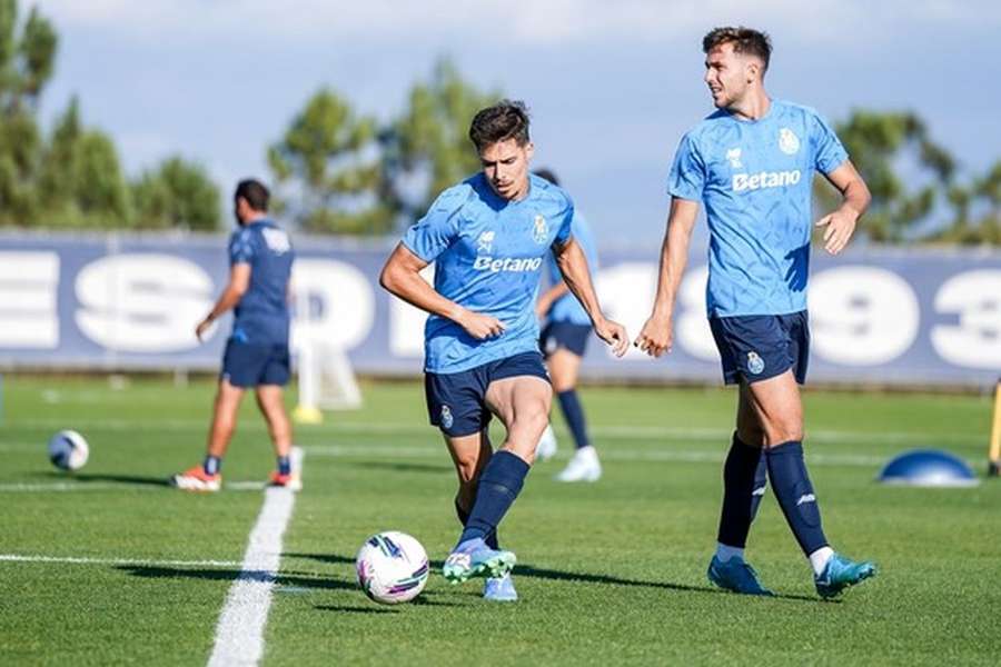 Francisco Moura e Nico González no treino do FC Porto