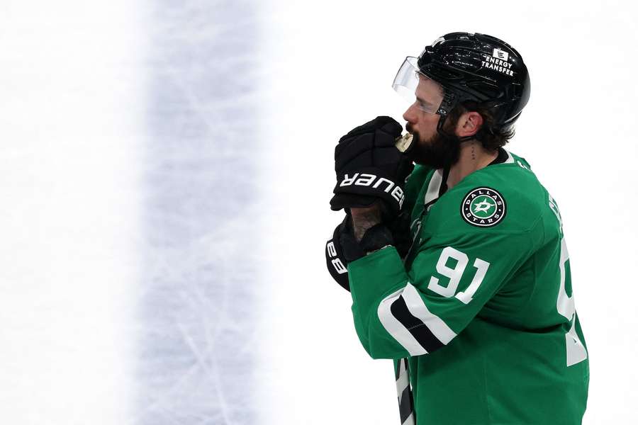 Tyler Seguin opäť absentuje pre zdravotné problémy. Tyler Seguin opäť absentuje pre zdravotné problémy.