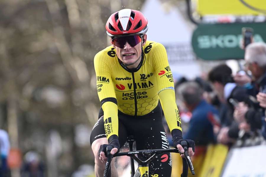 Jonas Vingegaard took over the yellow jersey in the Paris-Nice stage race