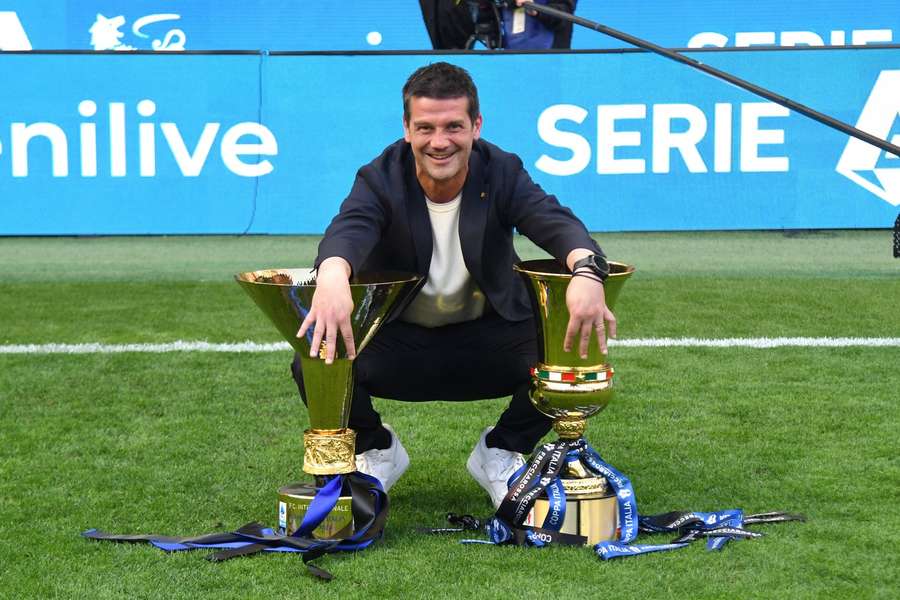 După ce a făcut eventul în Italia, Cristian Chivu a fost recompensat de Inter cu prelungirea contractului până în 2028 După ce a făcut eventul în Italia, Cristian Chivu a fost recompensat de Inter cu prelungirea contractului până în 2028