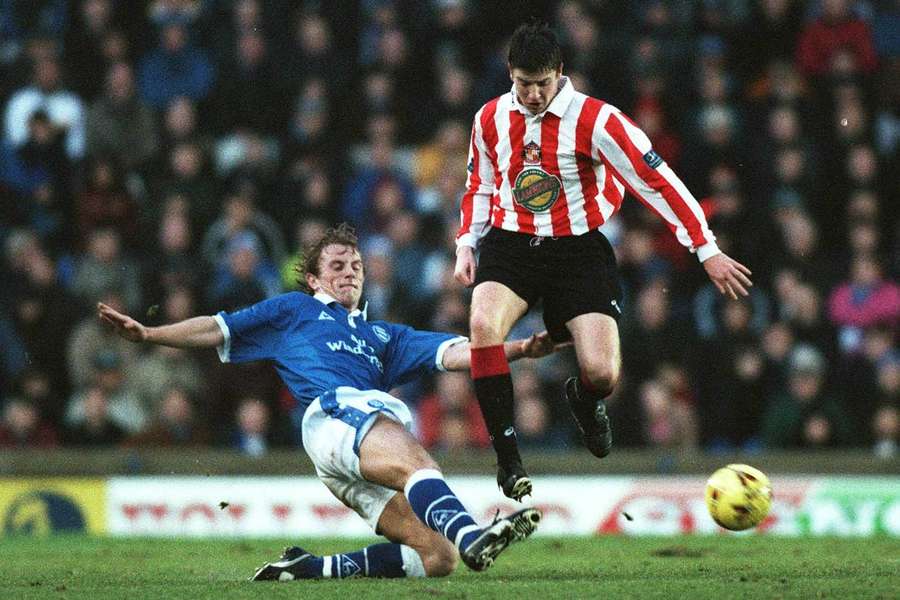 Gary Rowett tackles Michael Bridges during Birmingham City v Sunderland, 20 December 1998