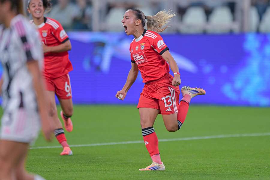 Lúcia Alves em destaque no Benfica