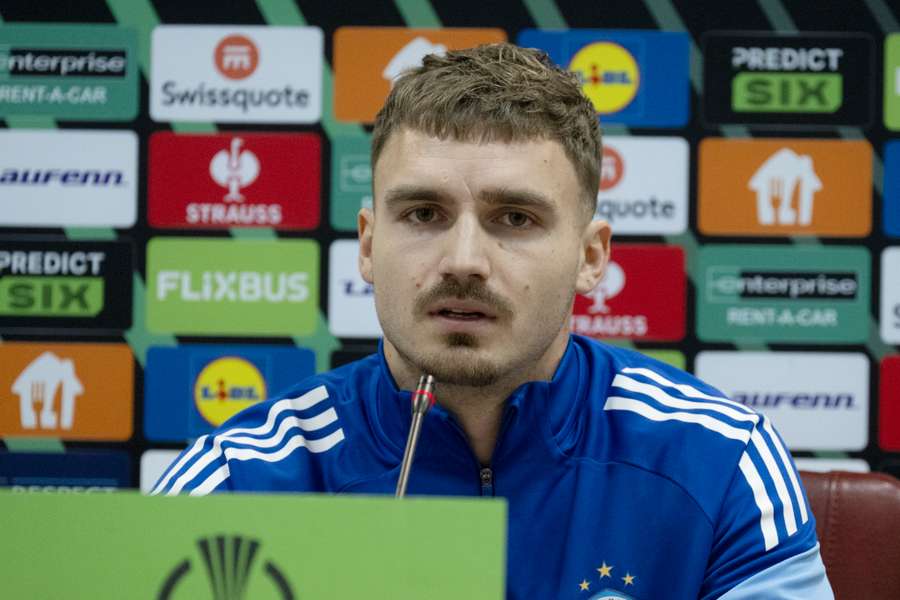 Peter Pokorný počas tlačovej konferencie. Peter Pokorný počas tlačovej konferencie.