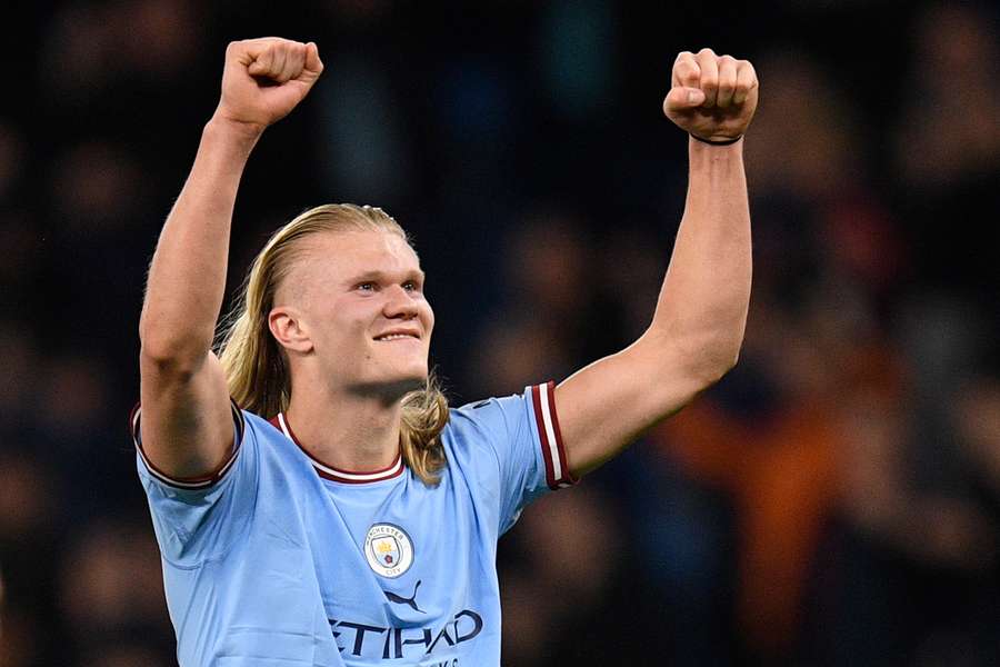 Erling Haaland comemora o quarto golo do Man City contra o Arsenal