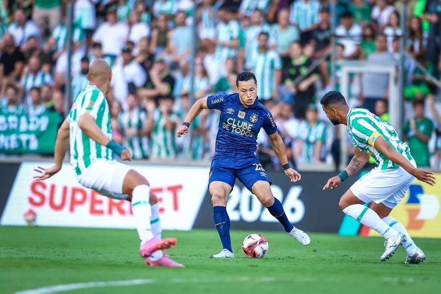 Marlon fez o gol da classificação gremista