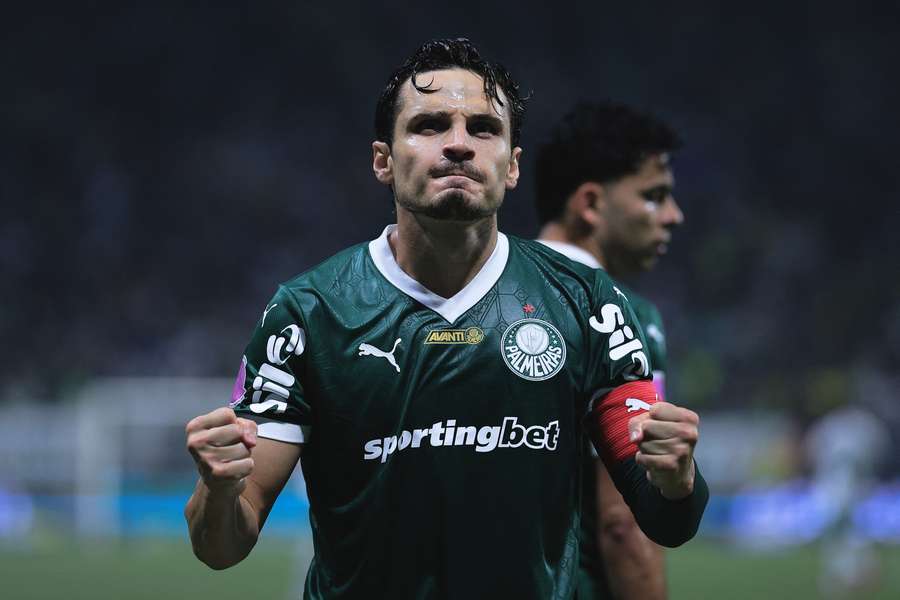 Raphael Veiga abriu o placar em Palmeiras 4x1 Juventude