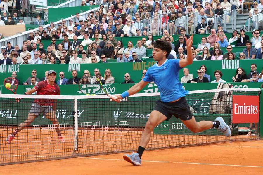 Alcaraz ha battuto Baez al secondo turno a Monte Carlo