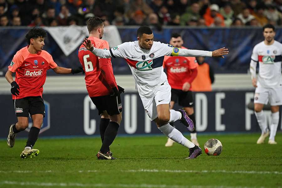 Mbappe and PSG revel in nine-goal French Cup rout at sixth-tier amateurs