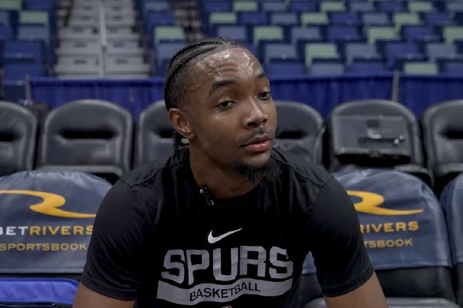 NBA suspende Devonte' Graham por dois jogos