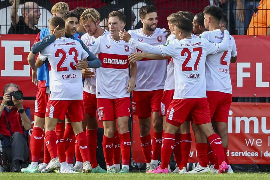 FC Twente maakte vier doelpunten in de debuutwedstrijd van Almere City FC in de Eredivisie