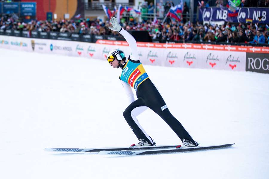 Prevc taumelt, aber fällt nicht Prevc taumelt, aber fällt nicht