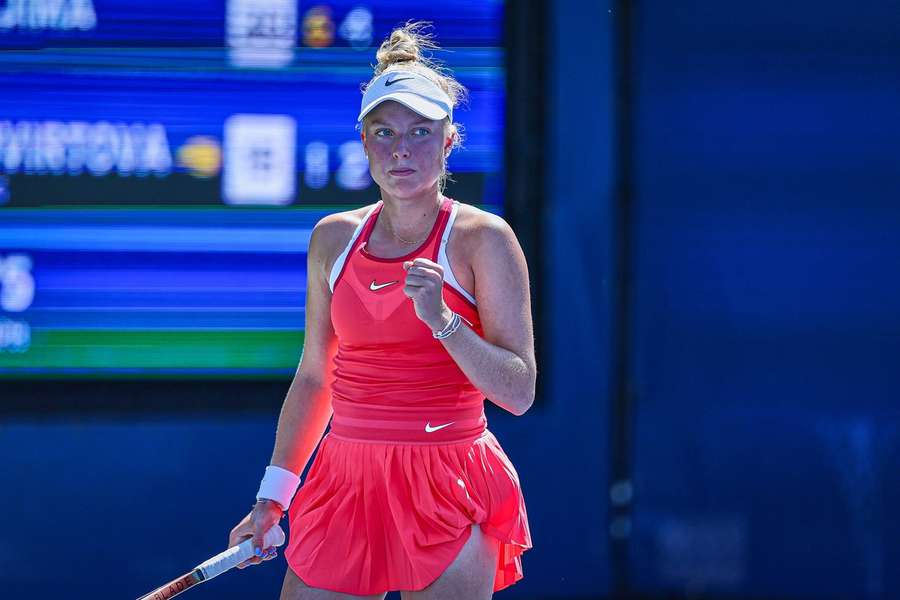 Brenda Fruhvirtová v Aucklandu zaznamenala první výhru na okruhu WTA.