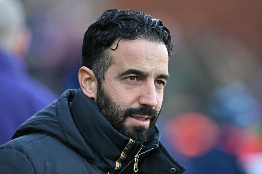 "Je me protège" face au harcèlement en ligne, explique Amorim