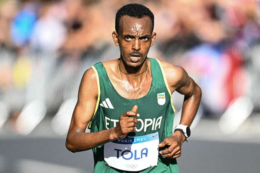 Tamirat Tola bateu recorde olímpico na maratona