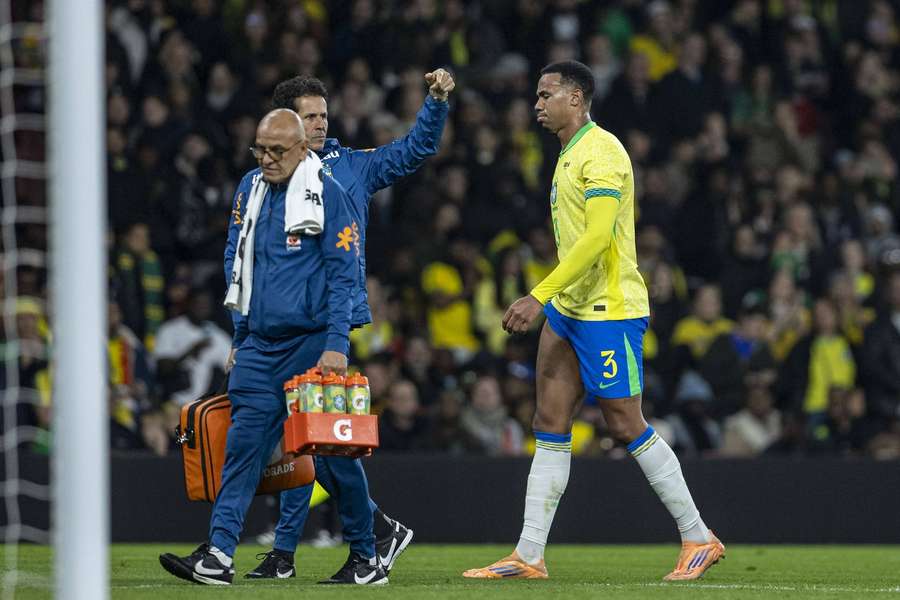 Gabriel came off against Senegal with an injury Gabriel came off against Senegal with an injury