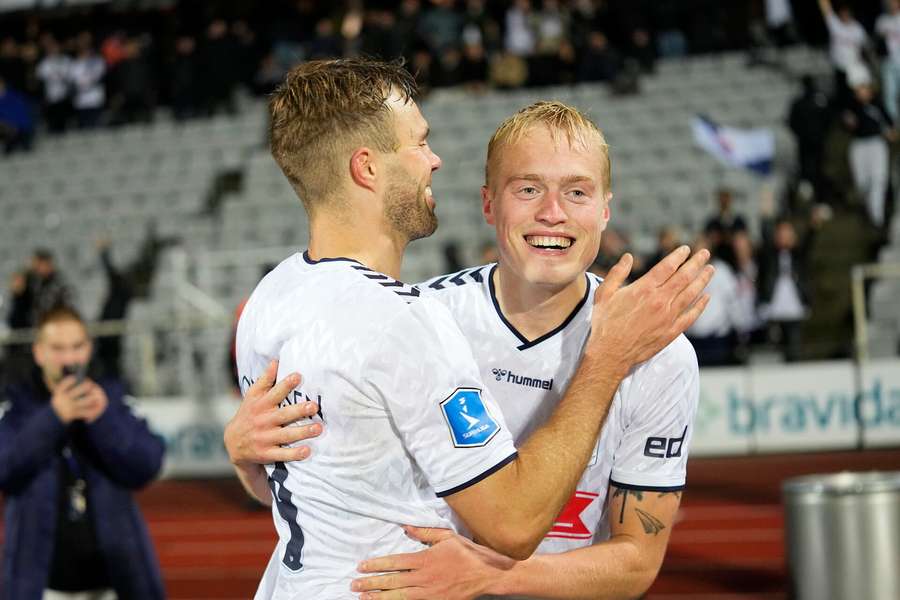 Tobias Bech igen matchvinder for AGF i dramatisk sejr over Randers Tobias Bech igen matchvinder for AGF i dramatisk sejr over Randers