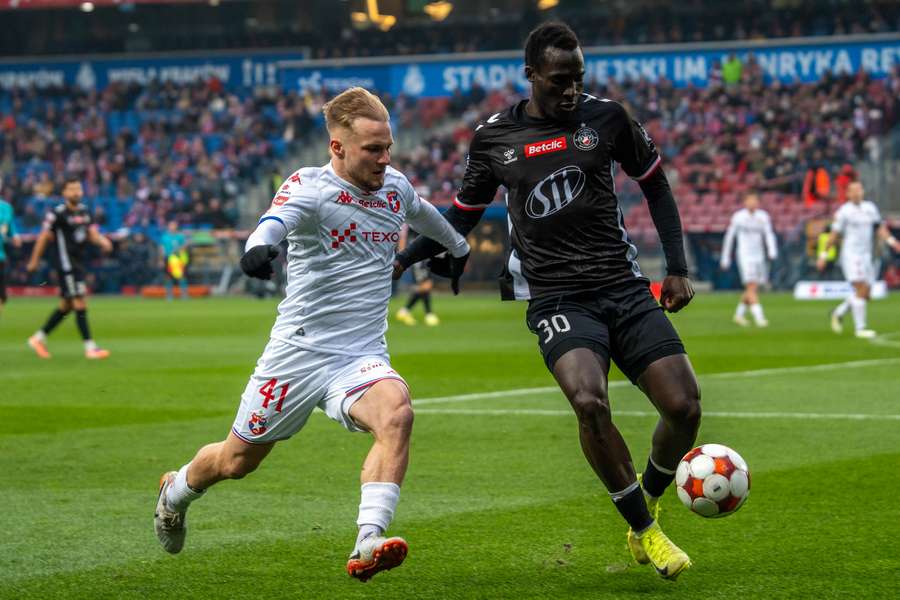 Wisła po raz pierwszy pokonana przy Reymonta, Polonia Warszawa złamała lidera Wisła po raz pierwszy pokonana przy Reymonta, Polonia Warszawa złamała lidera