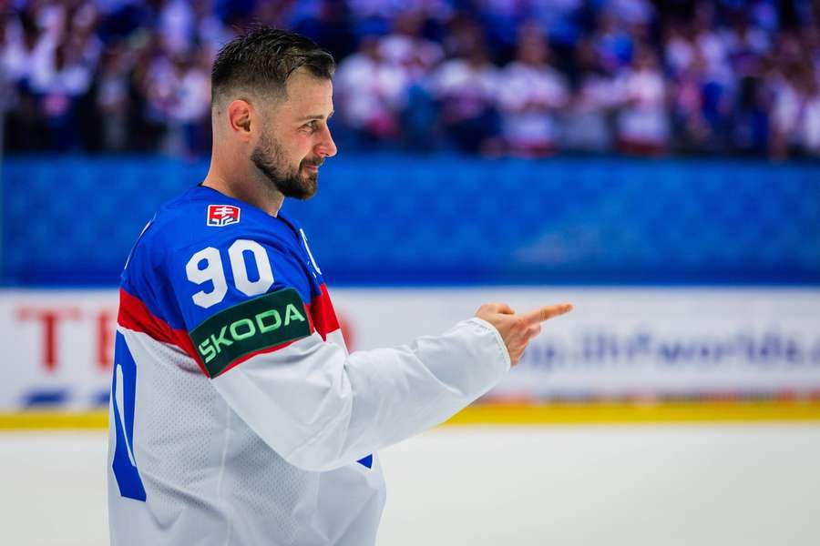 Tatar bude niesť slovenskú vlajku. Tatar bude niesť slovenskú vlajku.