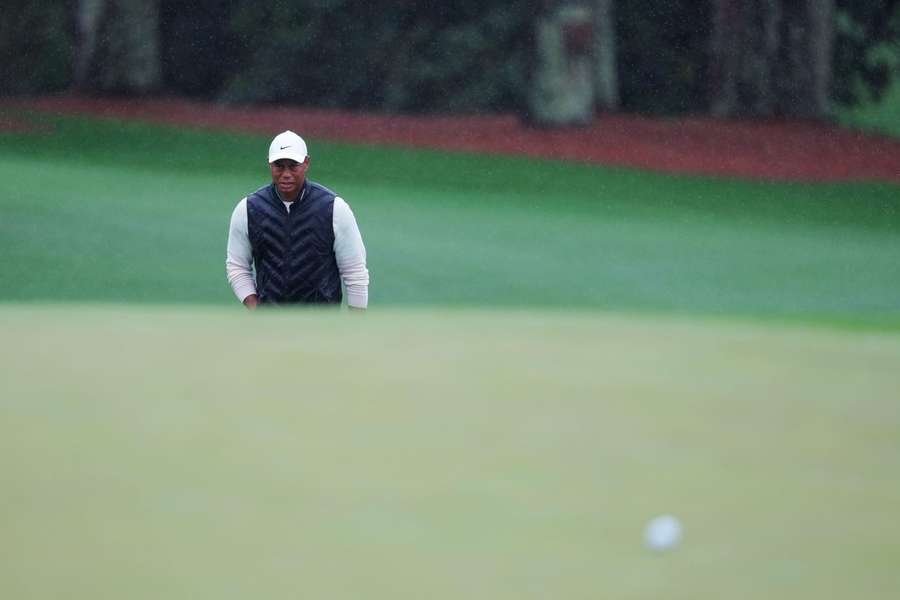 Tiger Woods guarda avanti