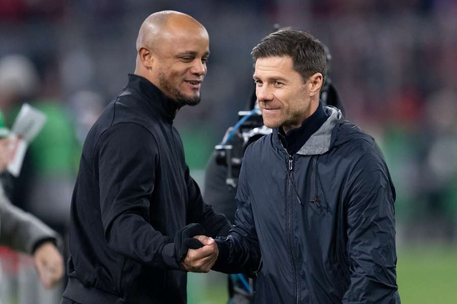 Vincent Kompany (l.) und Xabi Alonso treffen am Samstagabend im Bundesliga-Spitzenspiel aufeinander.