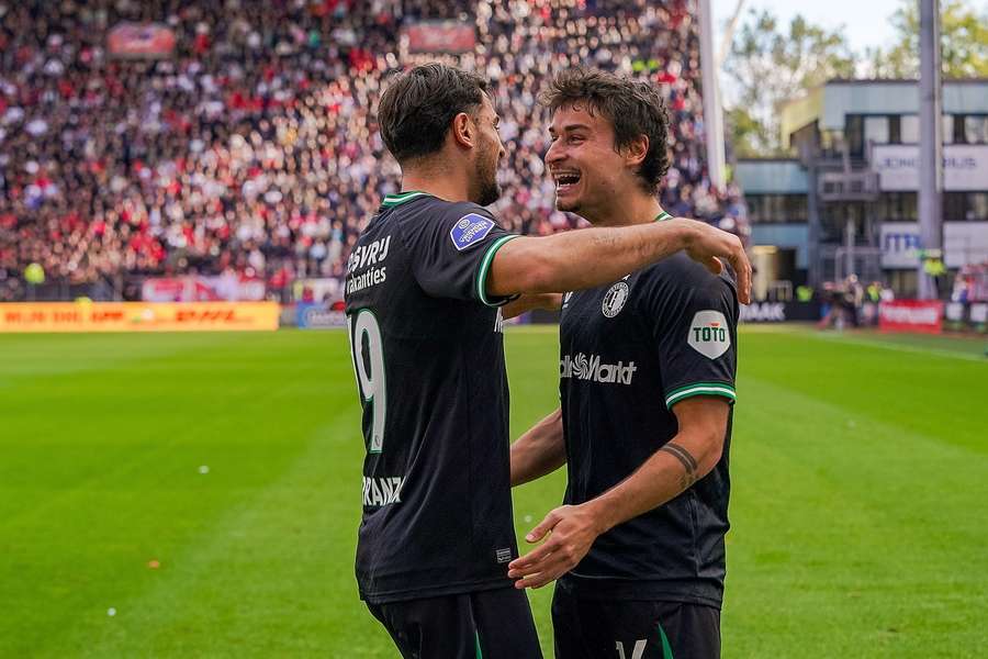 Carranza festeja o primeiro golo do Feyenoord