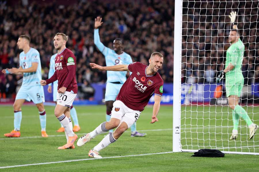 Souček vstřelil gól na 2:1. Souček vstřelil gól na 2:1.