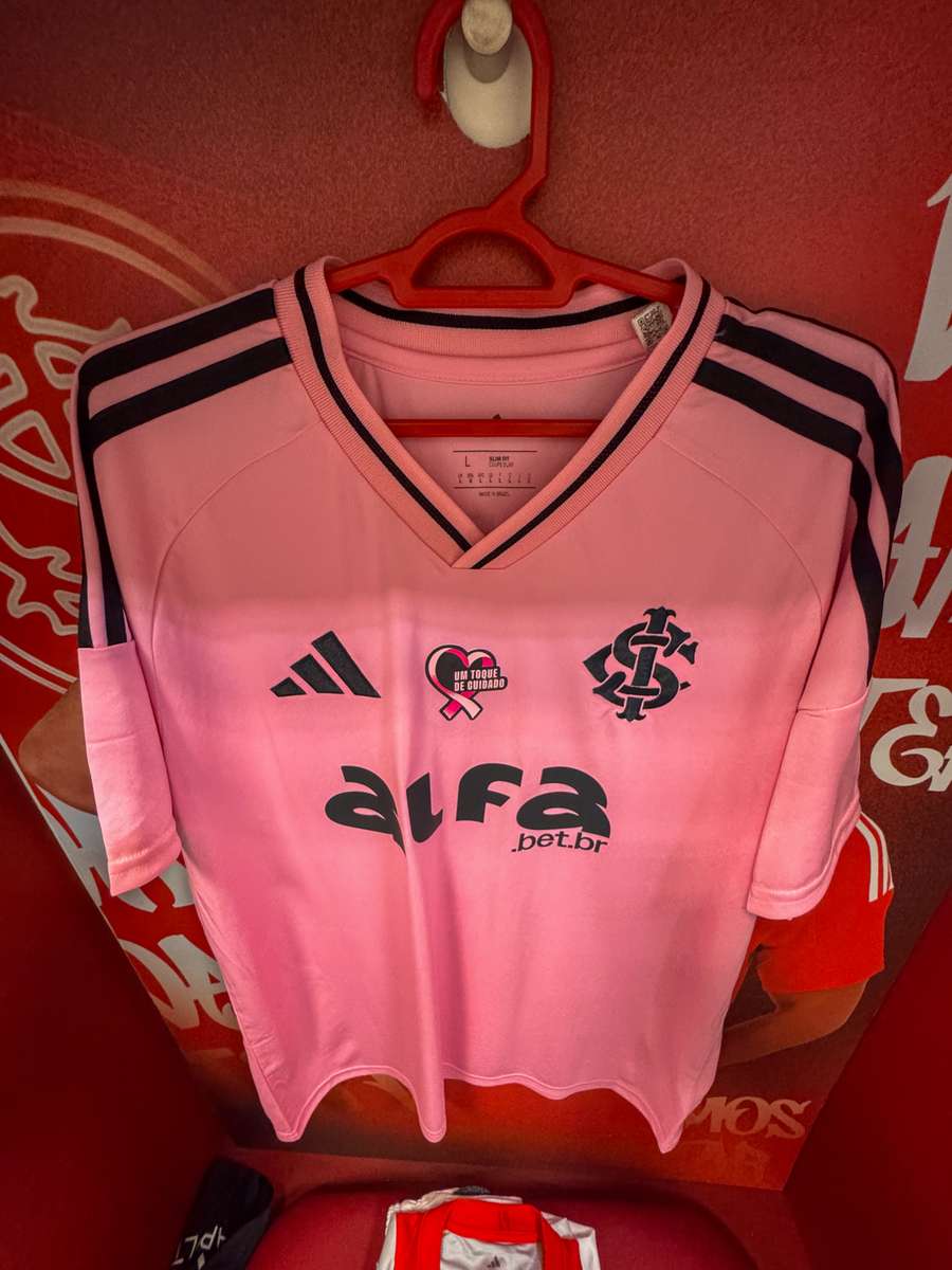 A camisa rosa do Internacional assinada pela Adidas