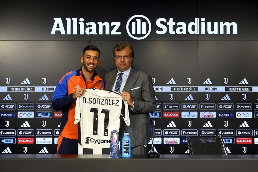 Nico González apresentado oficialmente pela Juventus