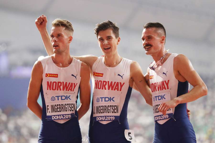 Os irmãos Ingebrigtsen durante uma competição