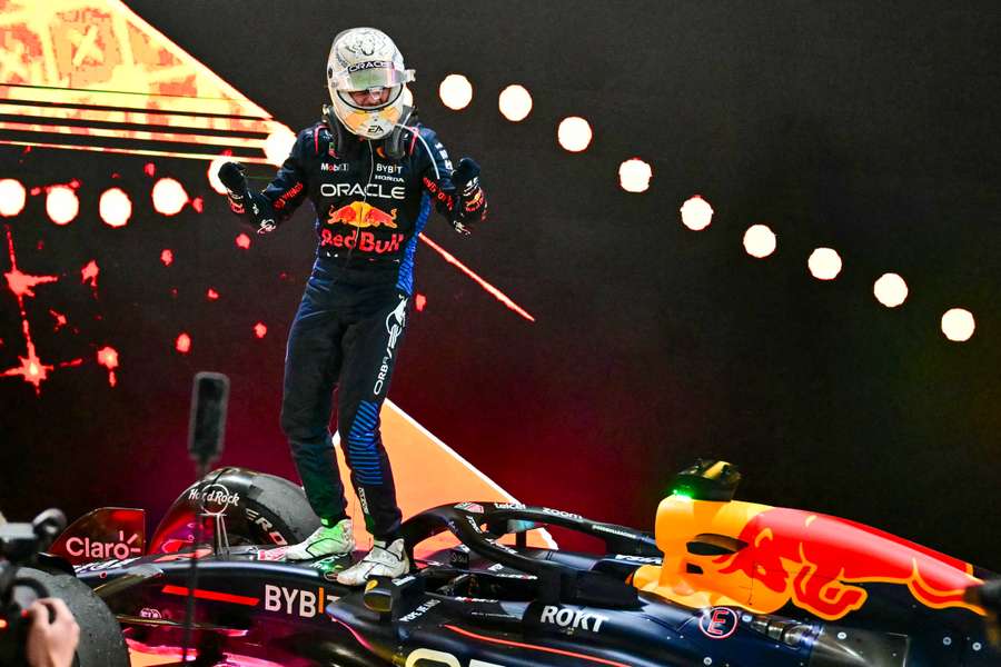 Max Verstappen célébrant son succès.