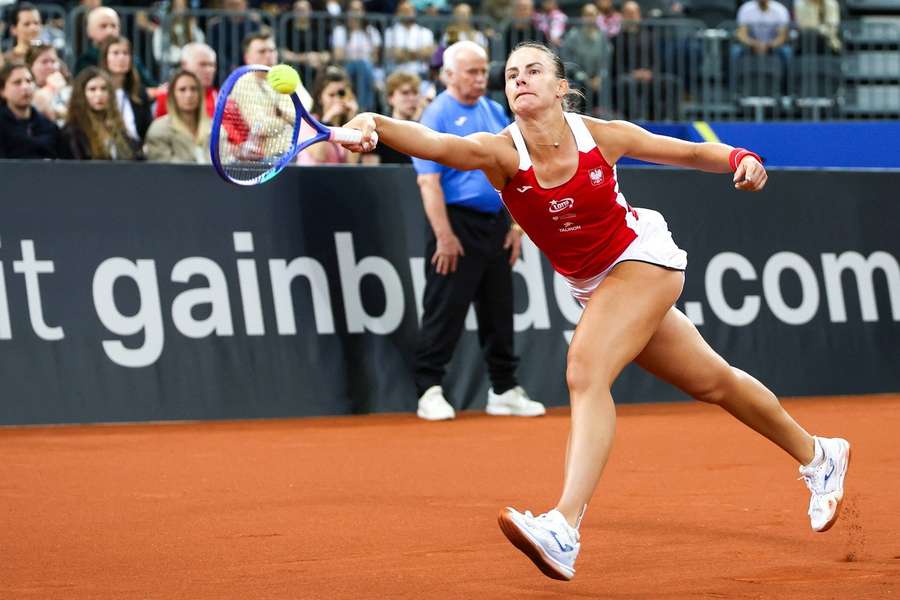 Bolesna porażka Magdy Linette na otwarcie gliwickiego barażu o BJK Cup