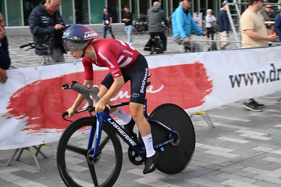 Cecilie Uttrup på sin enkeltstartcykel til EM