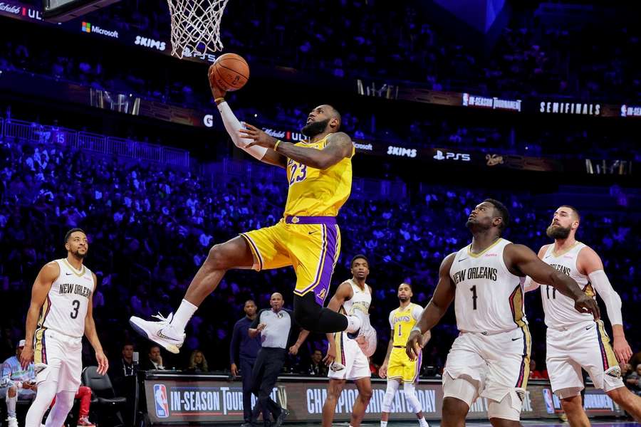 NBA Round-up: Zuschauen und staunen - James führt Lakers zum Sieg gegen die Pelicans.