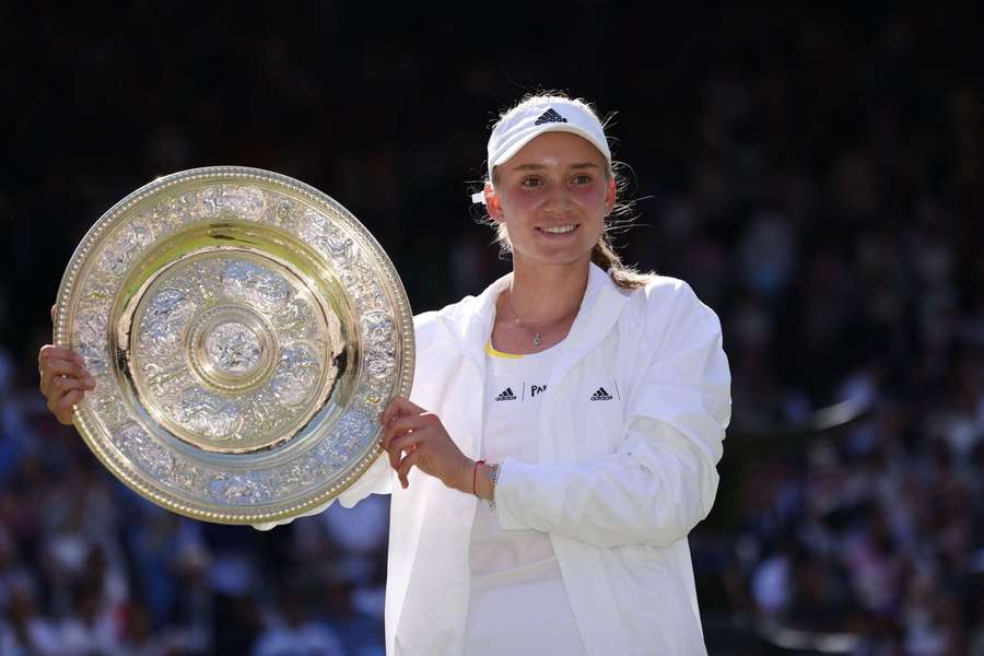 Rybakina venceu Jabeur na final e conquistou o título de Wimbledon no ano passado