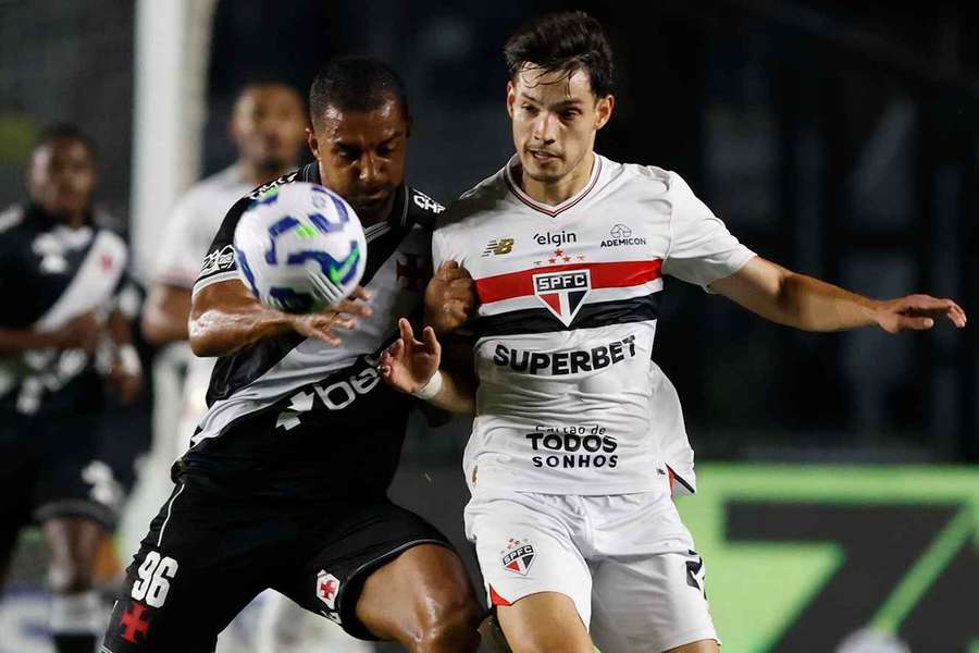 São Paulo venceu Vasco por 2 a 0 no último encontro, em São Januário
