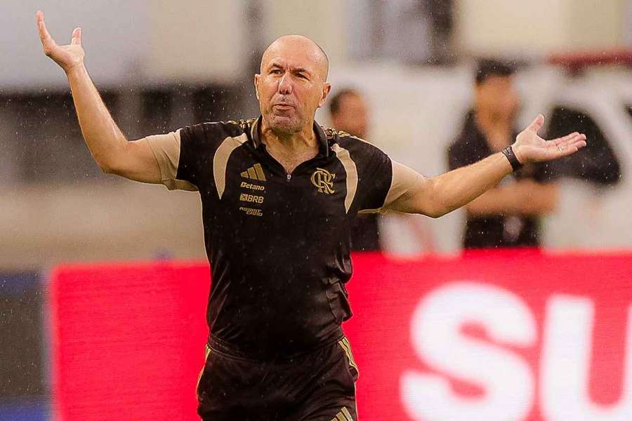 Leonardo Jardim foi multado pela Conmebol Leonardo Jardim foi multado pela Conmebol