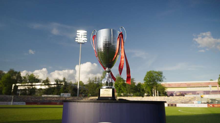 Najnovšia trofej, ktorá sa vyníma vo vitríne Banskej Bystrice. Najnovšia trofej, ktorá sa vyníma vo vitríne Banskej Bystrice.