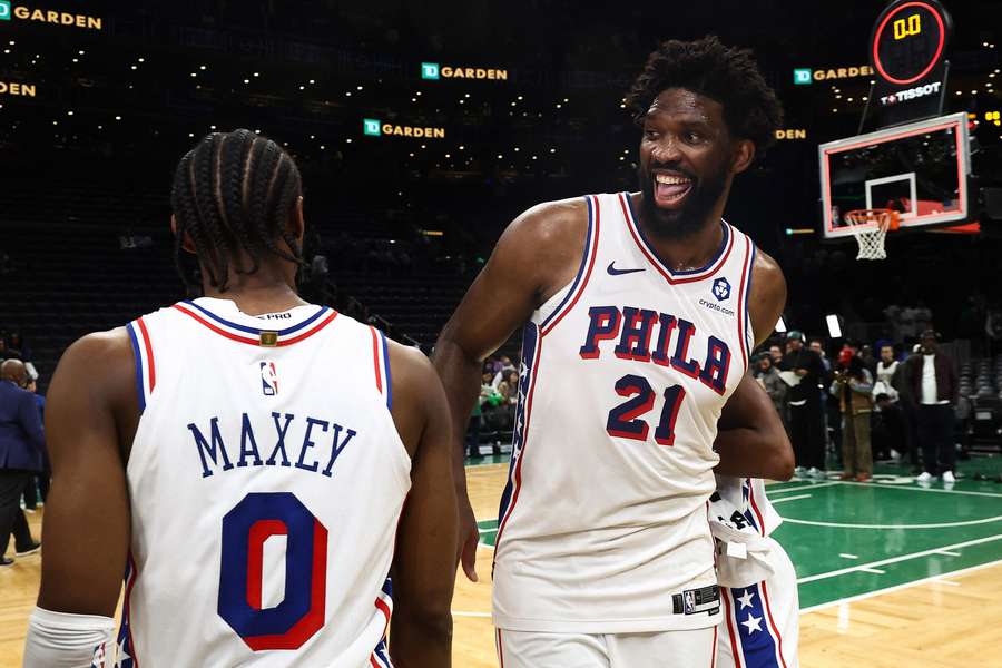 Maxey (l.) und Embiid (r.) sorgten fast im Alleingang für das Aus der Celtics