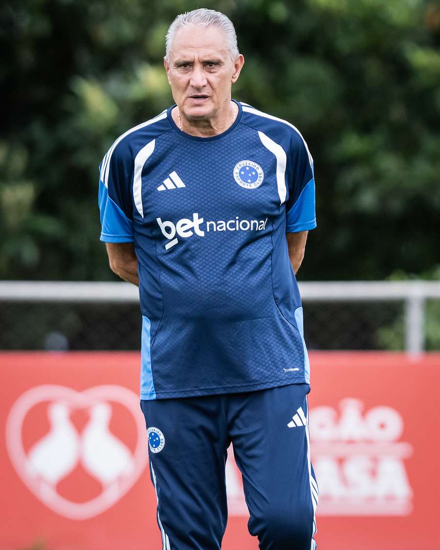 Tite em treino do Cruzeiro