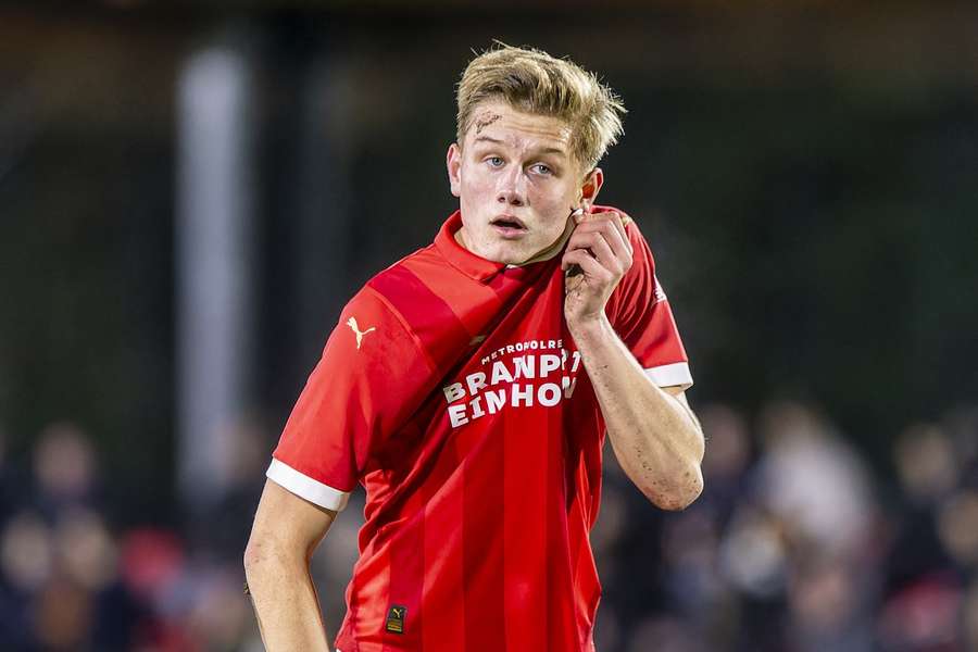 Jesper Uneken van Jong PSV is in goede vorm, in tegenstelling tot zijn club