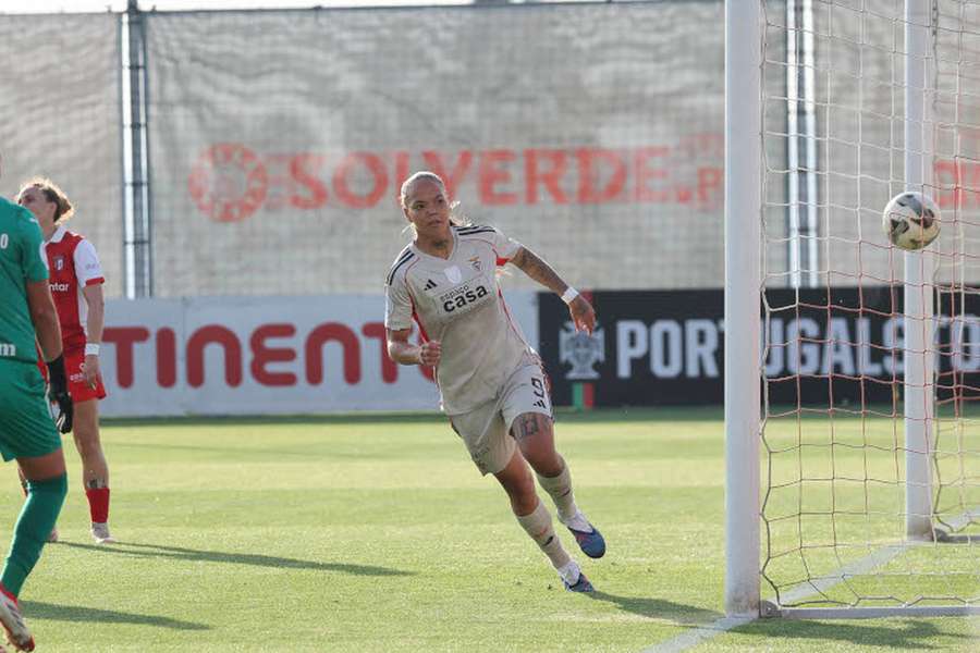 Nycole festeja diante do SC Braga