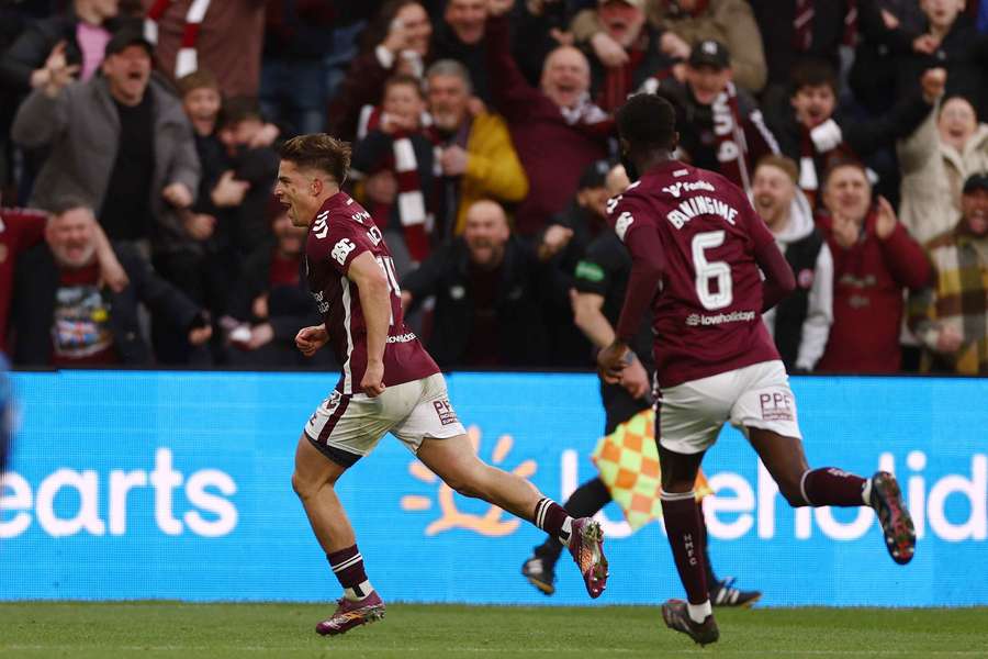 VAR-Drama bringt Meisterfinale: Hearts nach Celtic-Elfmeter außer sich VAR-Drama bringt Meisterfinale: Hearts nach Celtic-Elfmeter außer sich