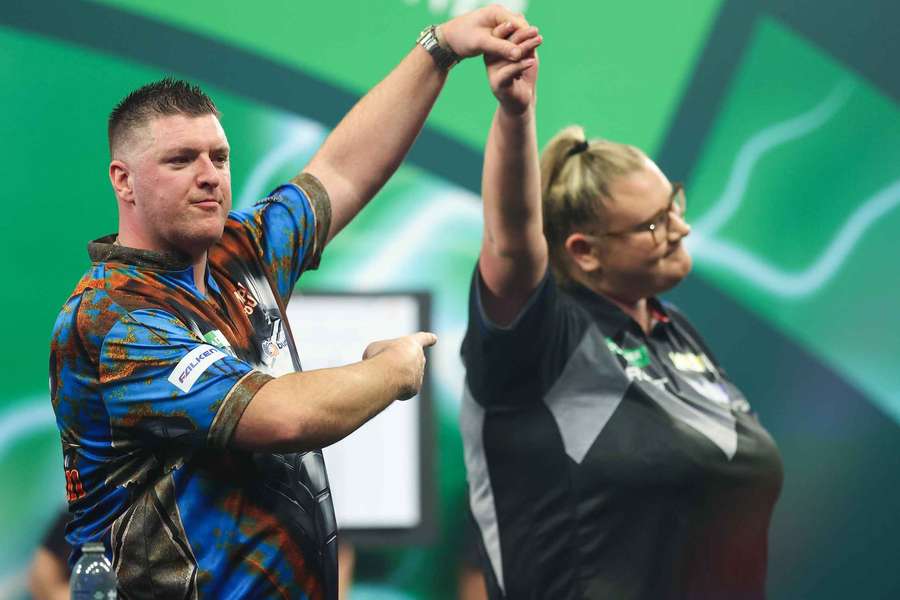Daryl Gurney overcame a tough test against Beau Greaves
