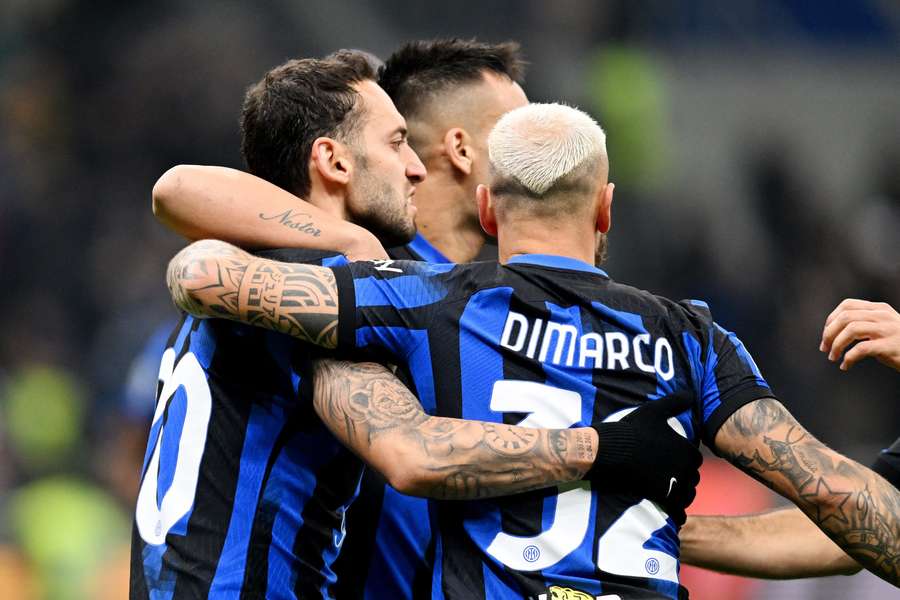 Inter sit top of Serie A heading into the derby
